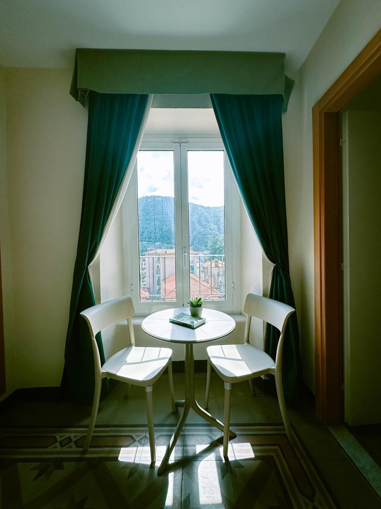 Hotel Bello By Ostello Bello Finale Ligure Exterior photo