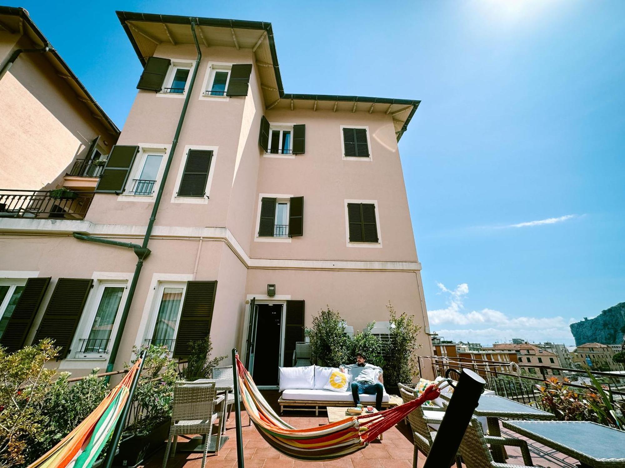 Hotel Bello By Ostello Bello Finale Ligure Exterior photo